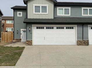 2810 27th St W, Williston, ND 58801
