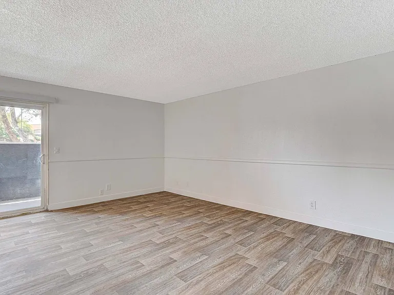 Sundance Village Apts — Photo 64