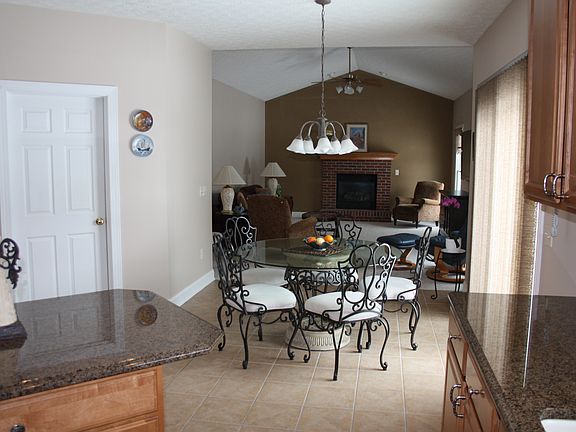 4th image of 4435 Briarwood Dr