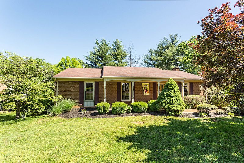 1st image of 3741 Hyde Park Dr