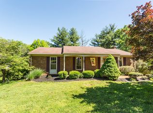 3741 Hyde Park Dr, Roanoke, VA 24018