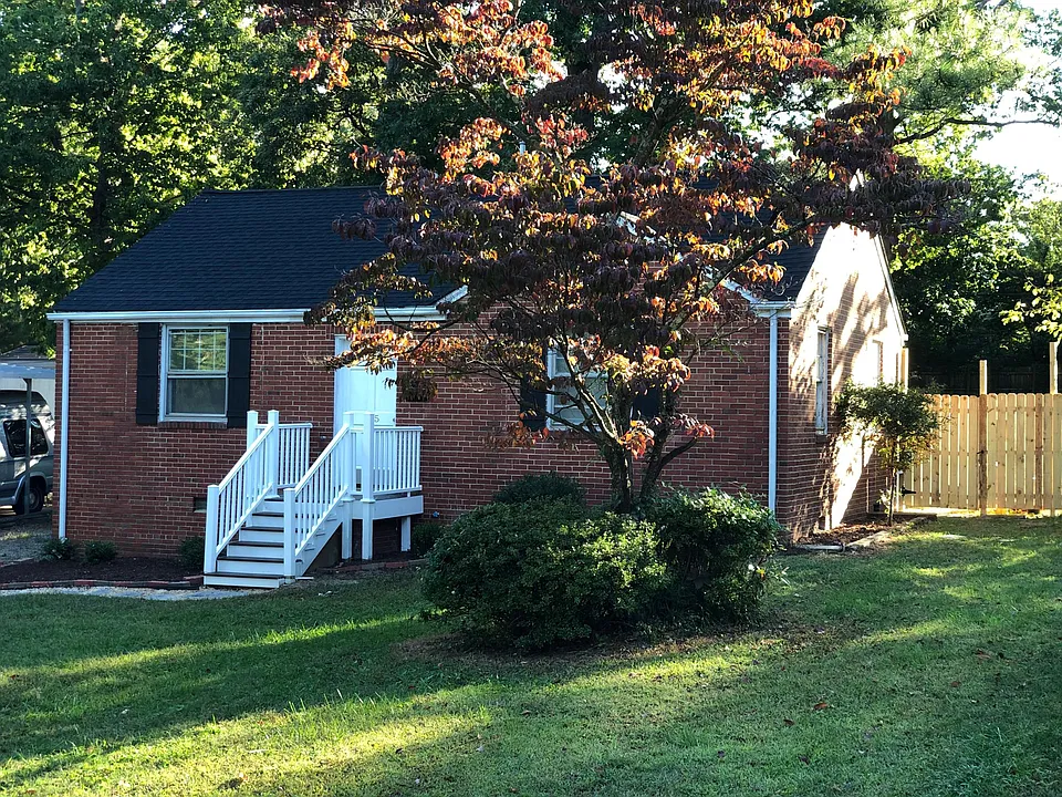 1615 Foster Rd