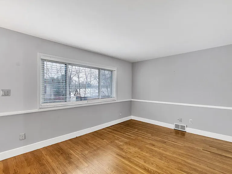 978 Panorama Dr — Photo 19