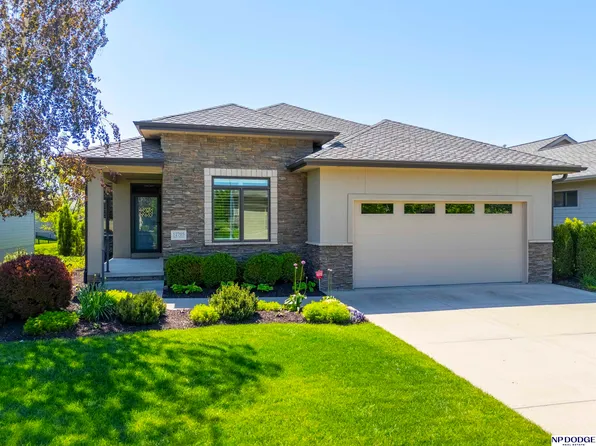 12705 Scott St, Omaha, NE 68142