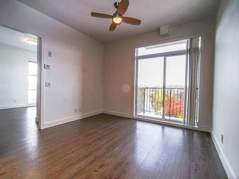 3185 Tillicum Rd — Photo 5
