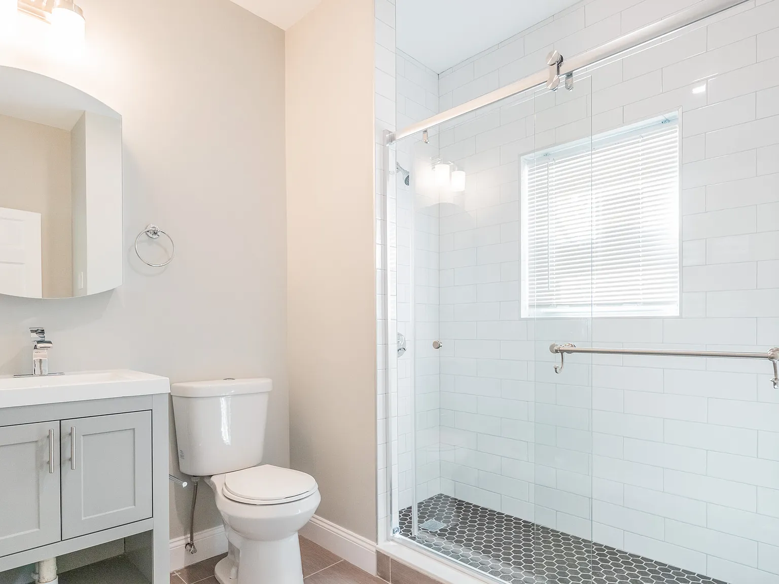 16 Rossmore - 1 — Photo 4