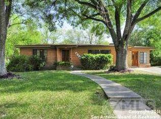 816 Elizabeth Rd, Terrell Hills, TX 78209