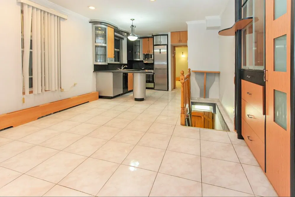 2 bed, 1200 sqft, $3,995 — Photo 1