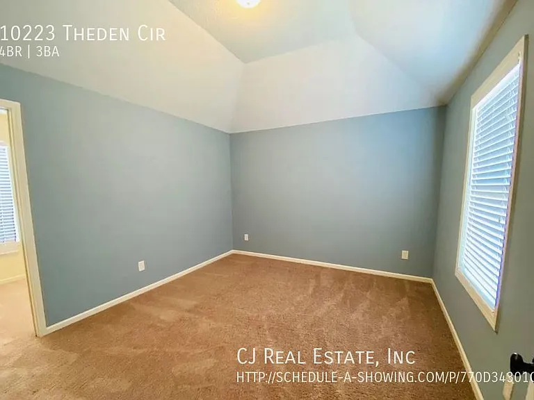 10223 Theden Cir — Photo 8