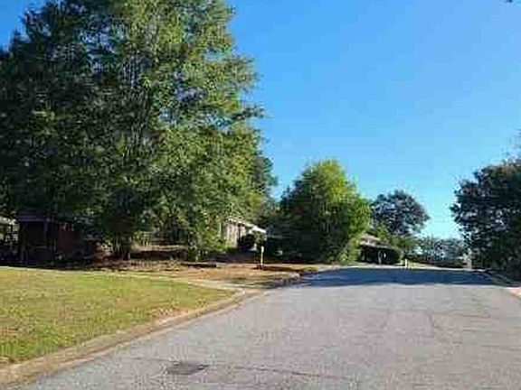 Exterior Neighborhood (street photo)