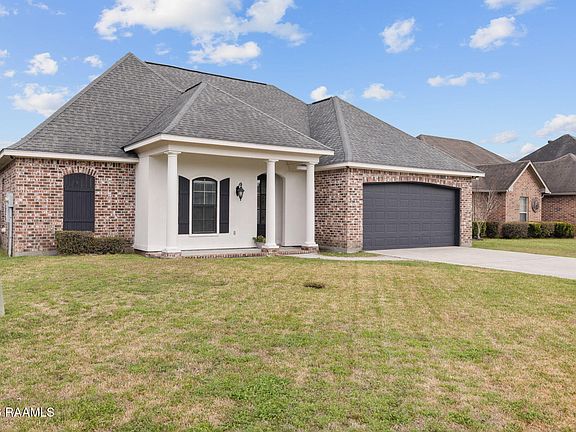 2nd image of 307 Oak Hill Ln