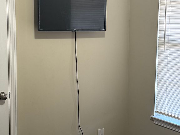 4th image of 2231 Fikes Ln