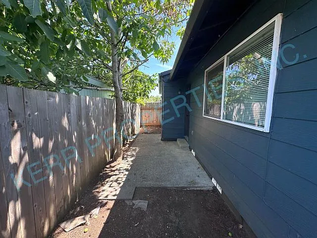 7703 NE Fremont St — Photo 14
