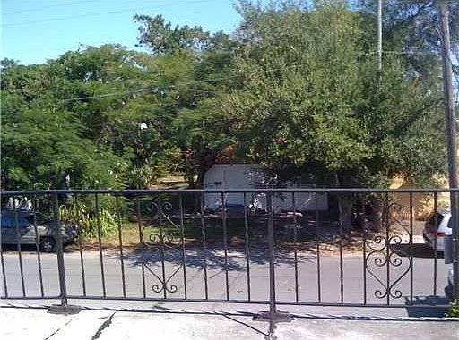 209 NW 1st Ave — Photo 11