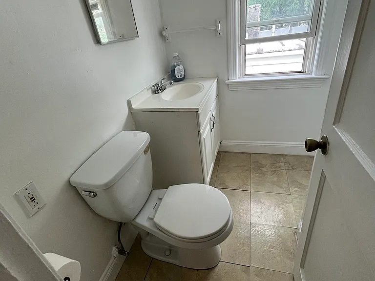 1951 E 123rd St #6 — Photo 7