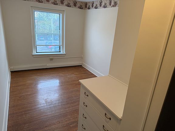 4th image of 1709 Shields Ave #3