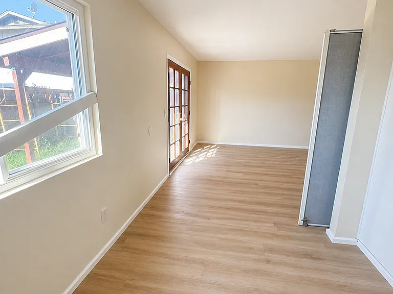 2434 Seawind Dr — Photo 15