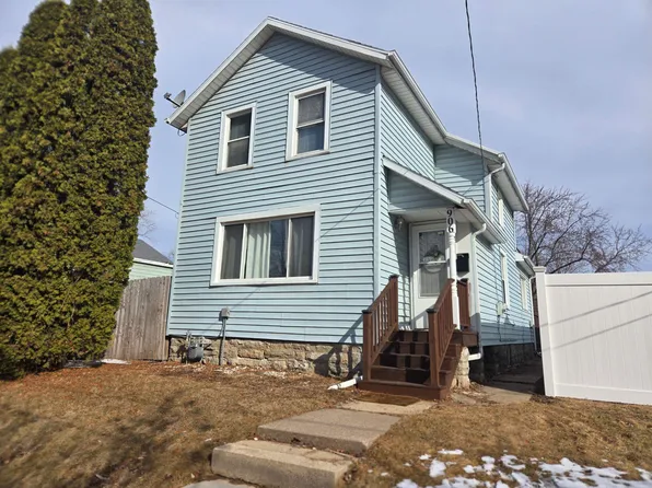 906 Otter Ave, Oshkosh, WI 54901