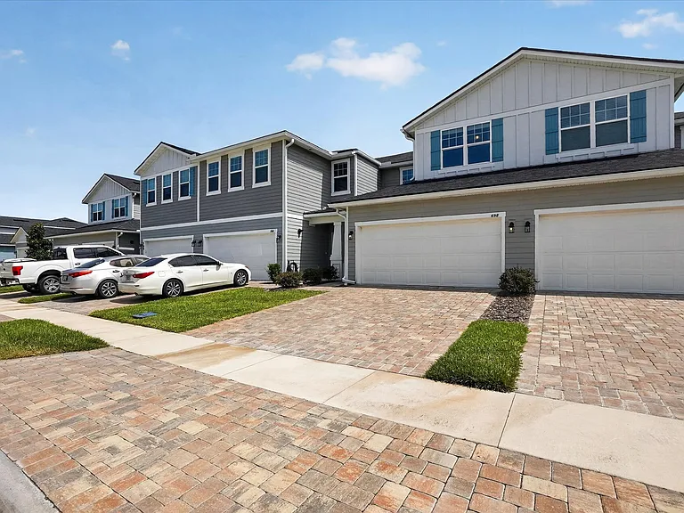 698 Cherry Elm Dr — Photo 3