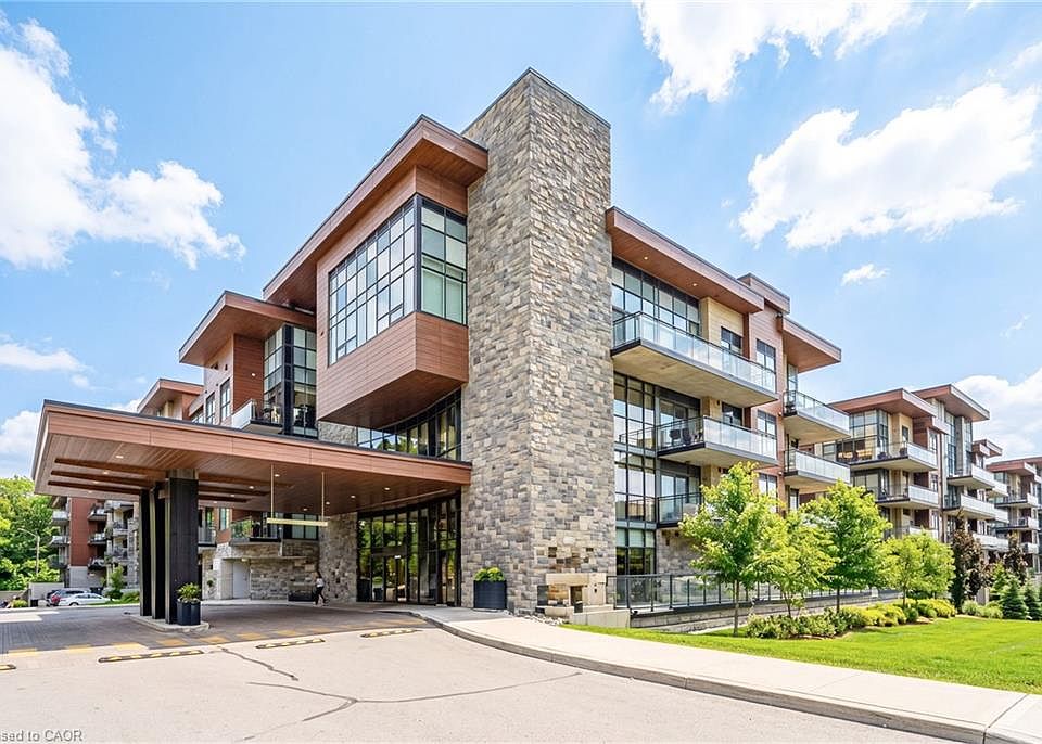 1st image of 1575 Lakeshore Rd W Unit Gr26