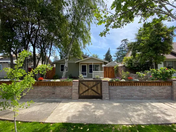 377 Laurel Ave, Oakdale, CA 95361