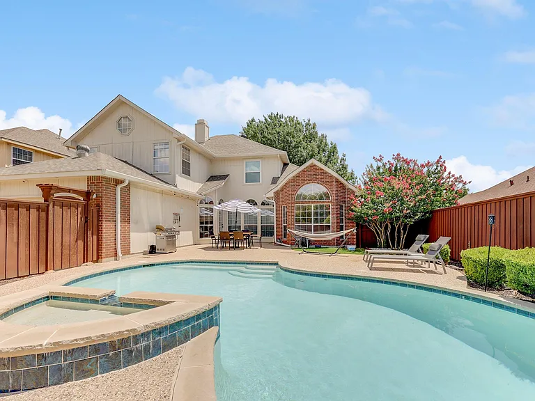 7309 Springfield Dr — Photo 36