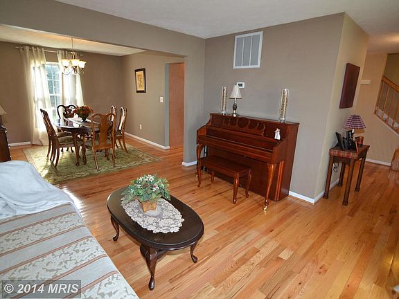 2nd image of 210 Creeks End Ln
