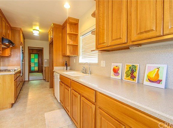 2nd image of 420 Camino De Encanto