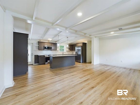2nd image of 521 Franklin Ave