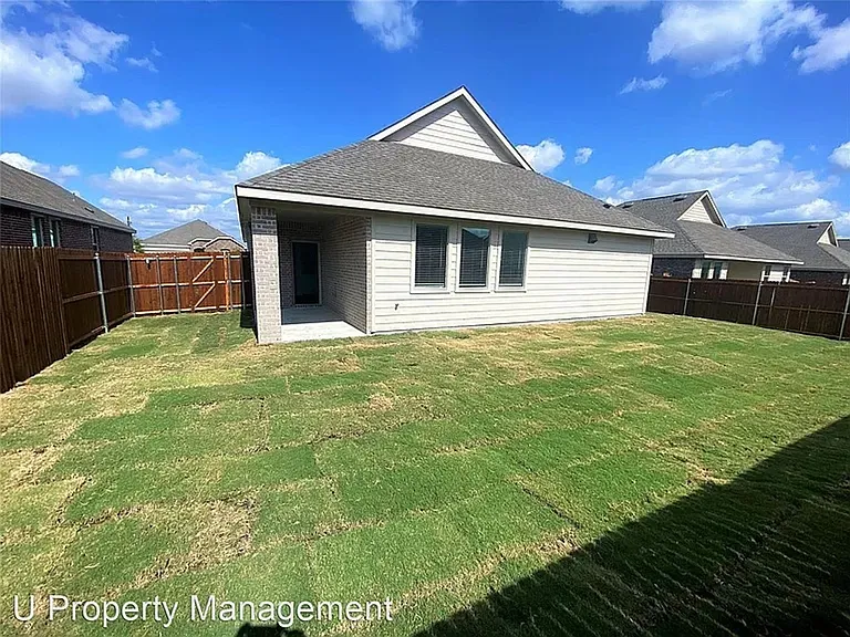 624 Fitzroy Ln — Photo 15