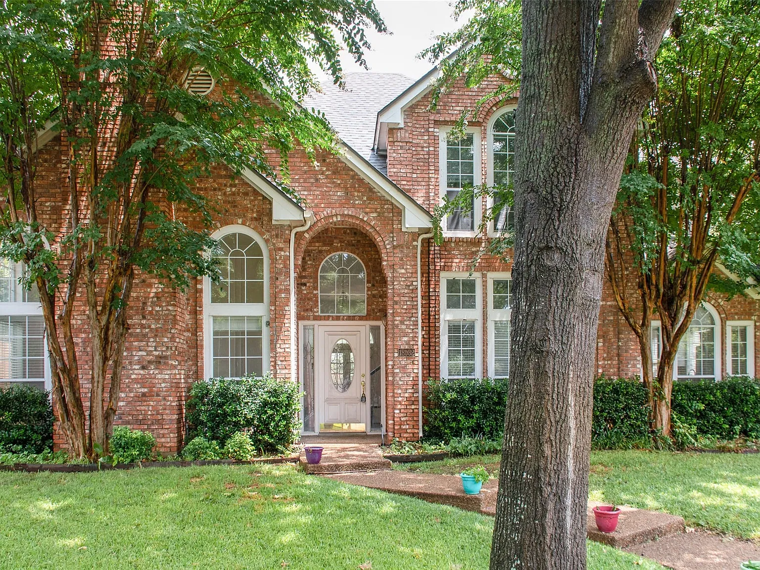4 bed, 3.0 bath, 2658 sqft, $3,300 — Photo 2