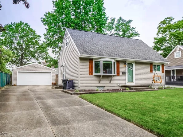 716 Tallkron Dr, Akron, OH 44305