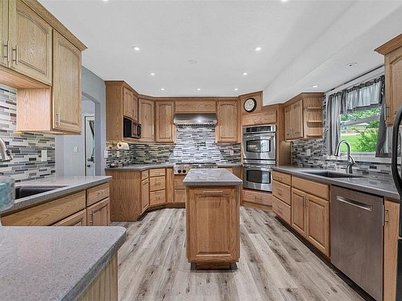 5th image of 61 Harneywold Dr