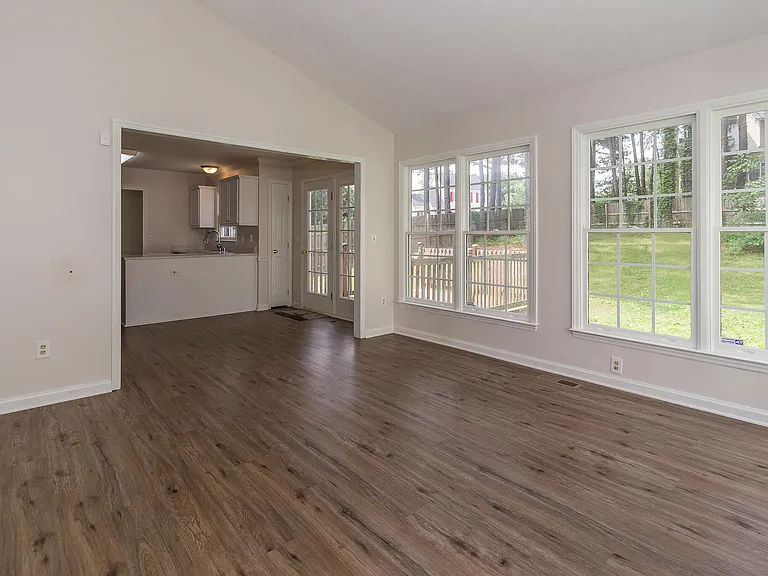 805 Penncross Dr — Photo 15