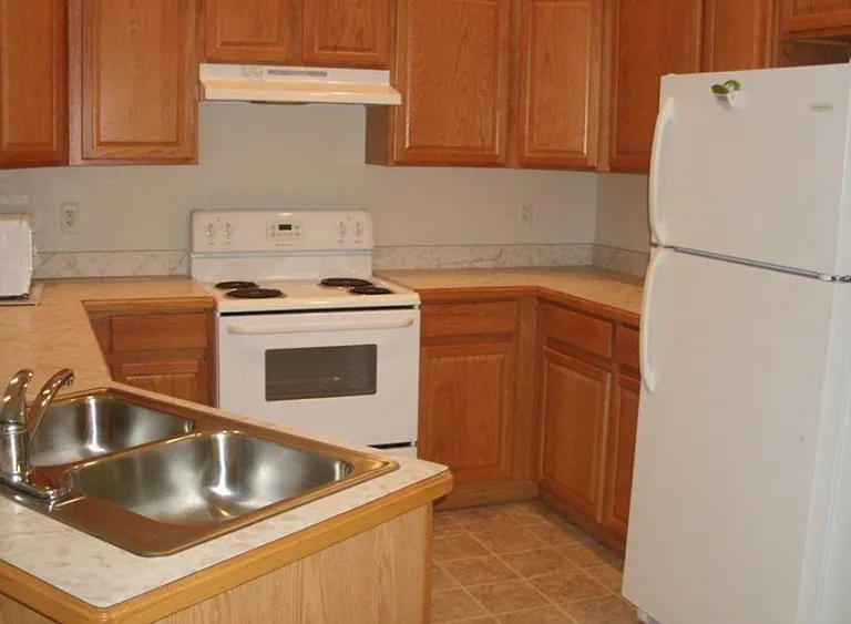 930 Lighthouse Dr — Photo 4