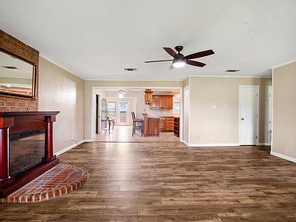 4th image of 6951 Farm Road 1499