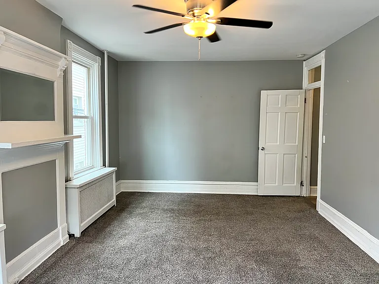 215 N Pine St — Photo 5