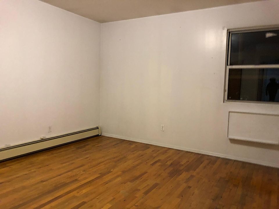 2nd image of 11830 225th St