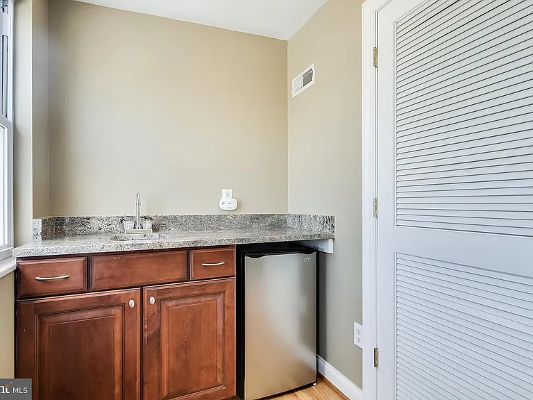 1603 Light St — Photo 21