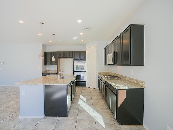 3rd image of 18521 W Cinnabar Ave