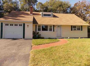 10 Knob Hill Rd, Loudonville, NY 12211