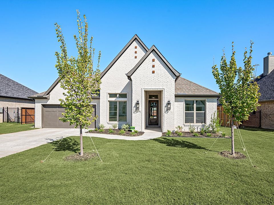 1st image of 617 Golden Crest Dr