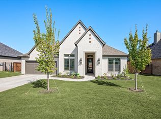 617 Golden Crest Dr, Haslet, TX 76052