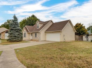 2142 N Adams Ct, Springfield, MO 65803