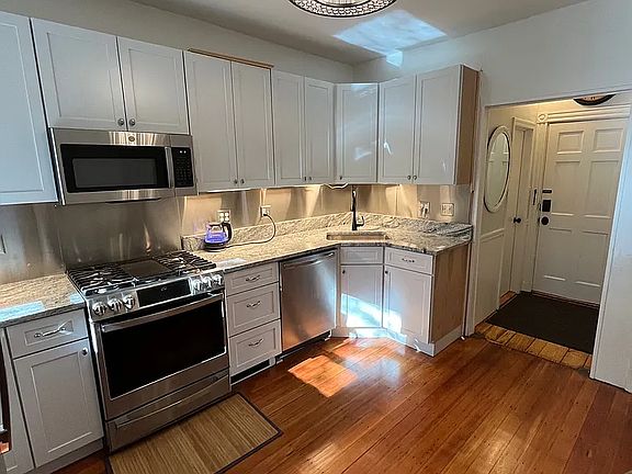 3rd image of 334 Hurley St #R1