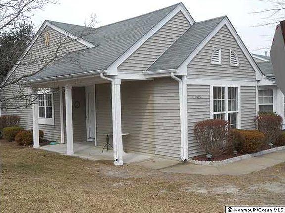 2nd image of 1242A Thornbury Ln
