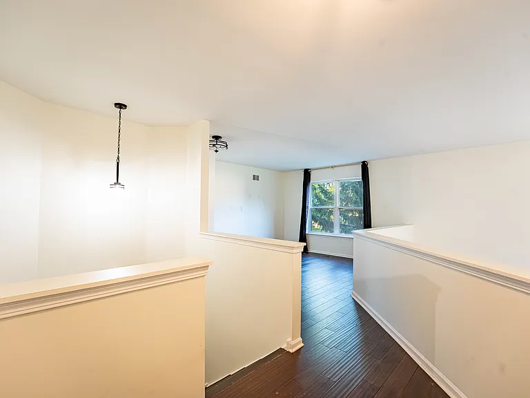 965 Summerhill Dr — Photo 10