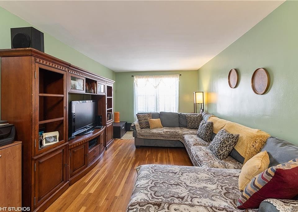 1st image of 501 Riverdale Ave APT 3A