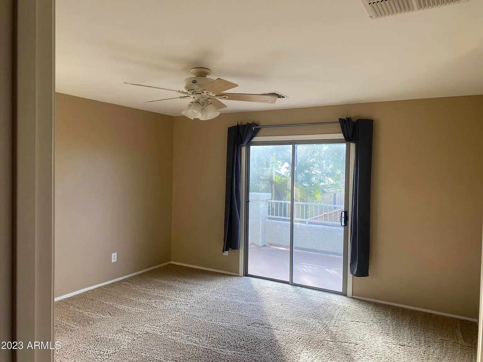 4 bed, 2438 sqft, $2,500 — Photo 4