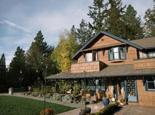 34251 Mount Tom Dr, Harrisburg, OR 97446